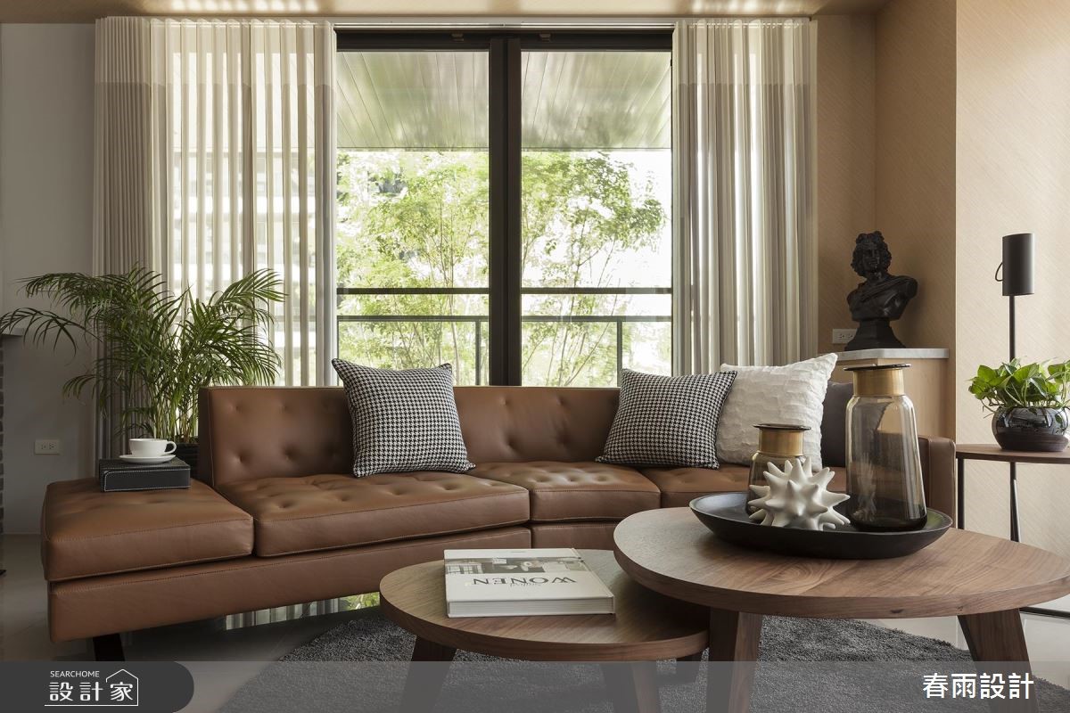 40 坪居家，設計師保留窗景優勢，將戶外綠意、光線延